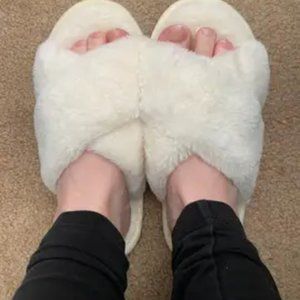 Women's Cross Strap Flat Fuzzy Slippers